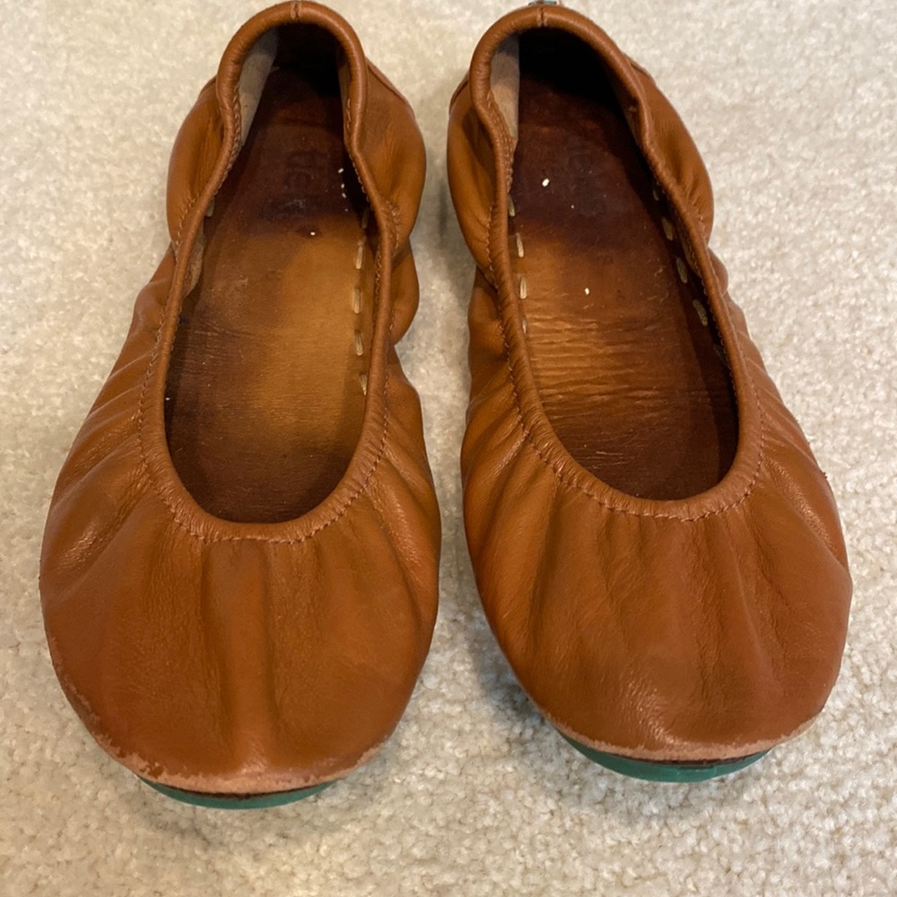 Cognac Tieks size 8 gently pre worn, lots of life for you to enjoy